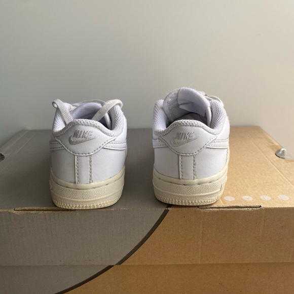 Nike Air Force 1 “Triple White” Toddler Sneakers - SZ 8 C - Picture 8 of 8
